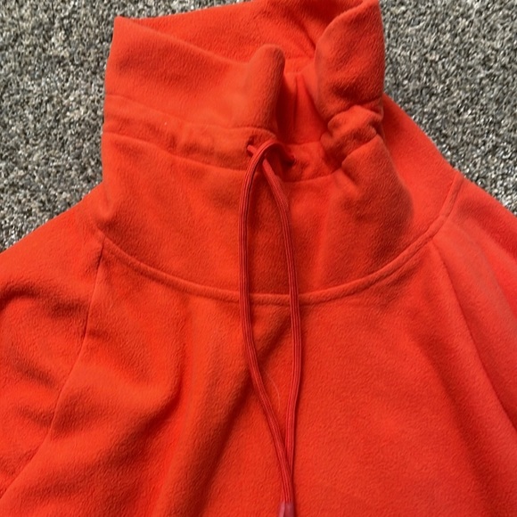 NWT Women’s Old Navy active pullover size small - Picture 4 of 7